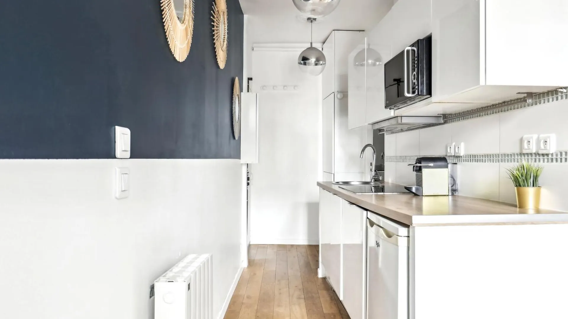 Charming Top Floor Near Montmartre 巴黎 公寓